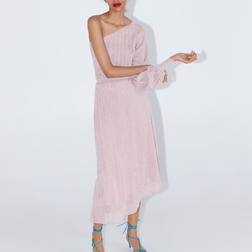 Zara knit dress in light pink with metallic thread